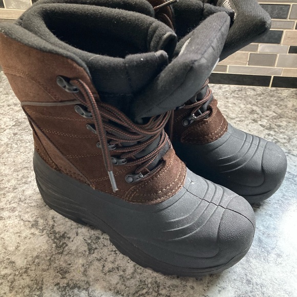 Women’s Quest Thinsulate Brown Snow Boots Size 4. NWT! - Picture 3 of 3